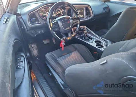 2020 Dodge Challenger Sxt z USA, uszkodzony, nr VIN 2C3CDZGG3LH122039